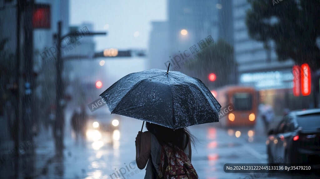 雨中路人