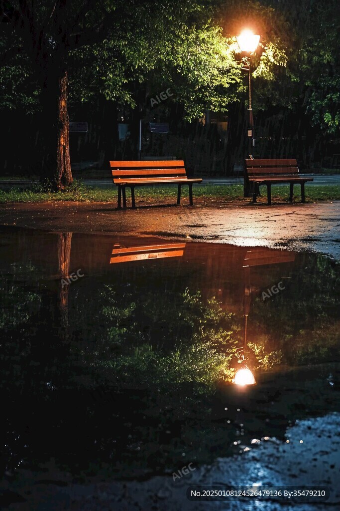 雨中的长椅