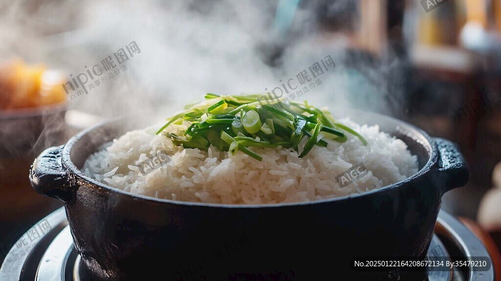 冒着热气的米饭