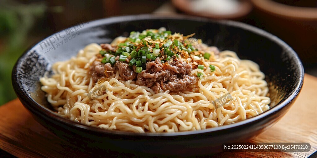 肉酱拌面特写