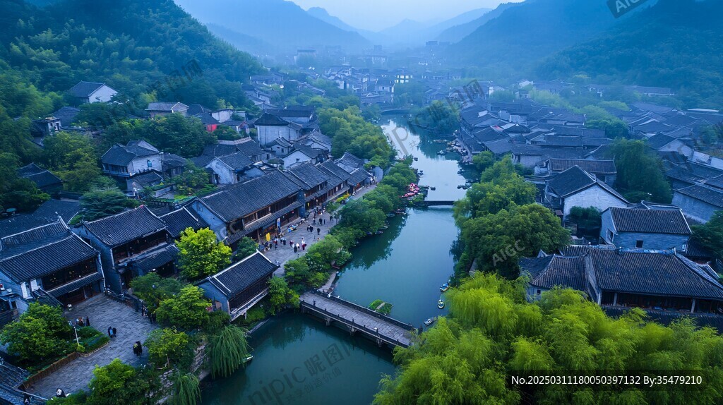雾里看山水 古镇静谧时