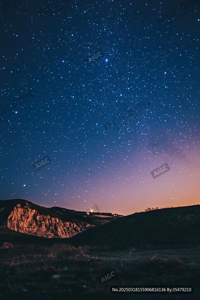 山丘上的星空夜晚