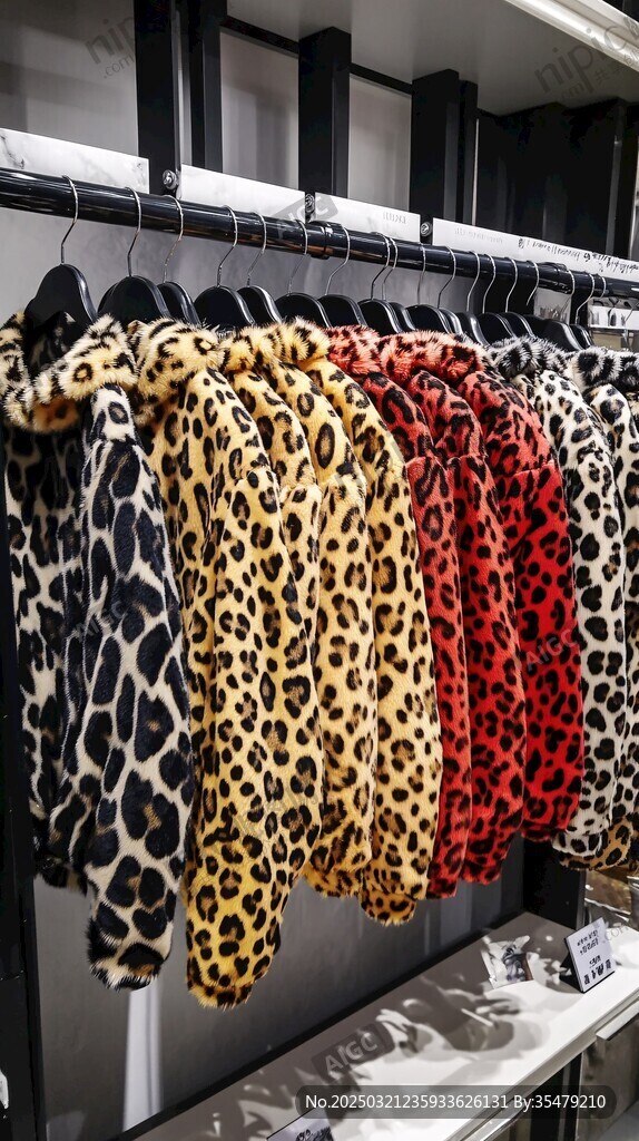 豹纹短款外套潮流展示