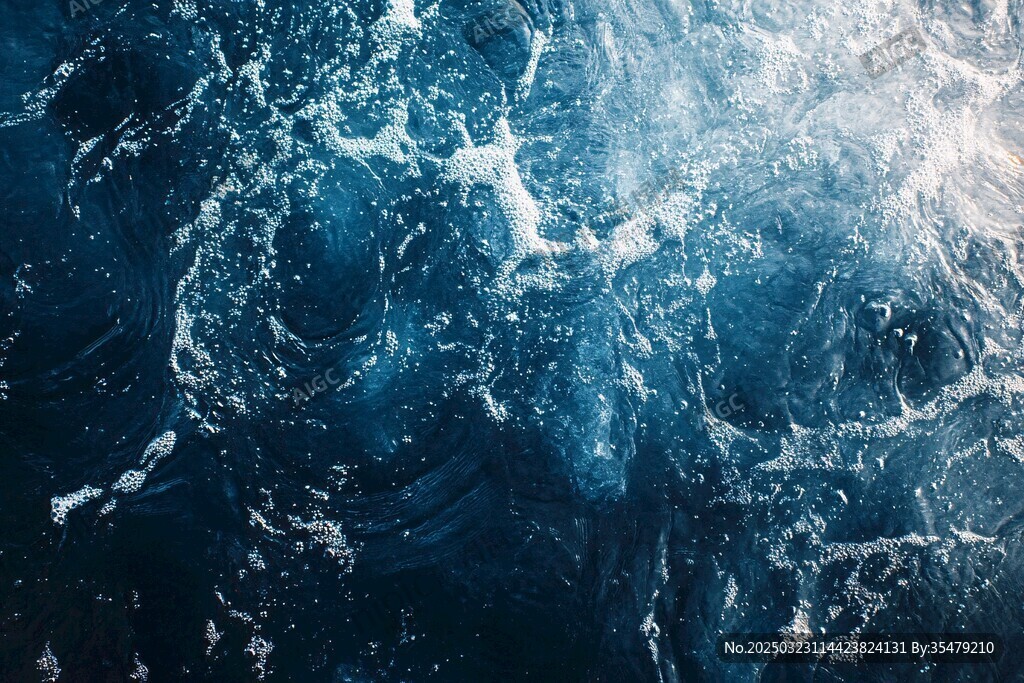 波涛汹涌的海洋