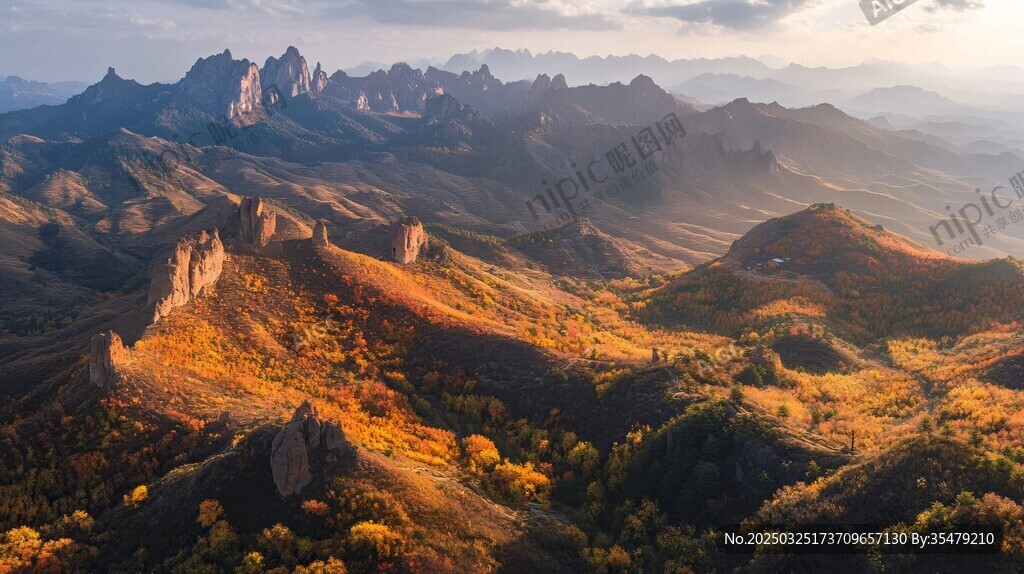 秋日壮丽山峦全景