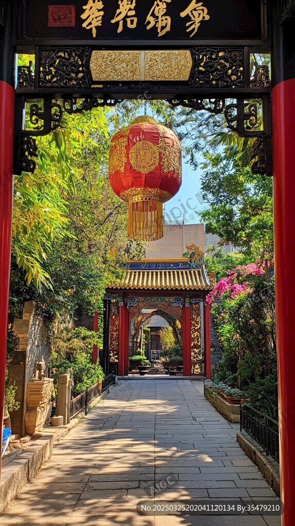 中式庭院红灯笼景致