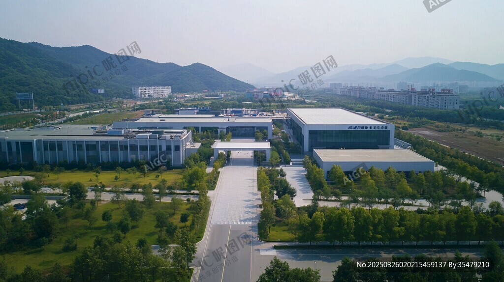 现代化工厂园区全景风貌