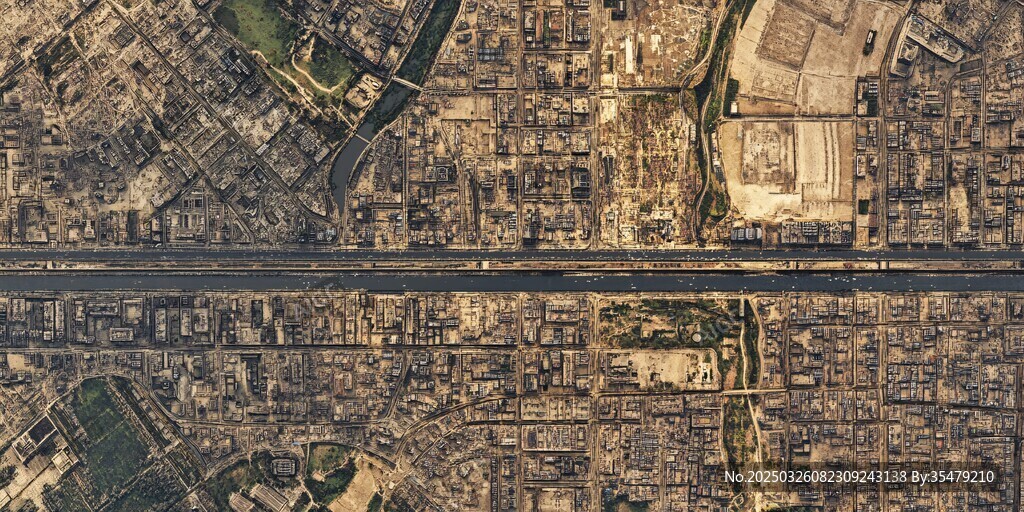 俯瞰城市中的宽阔道路
