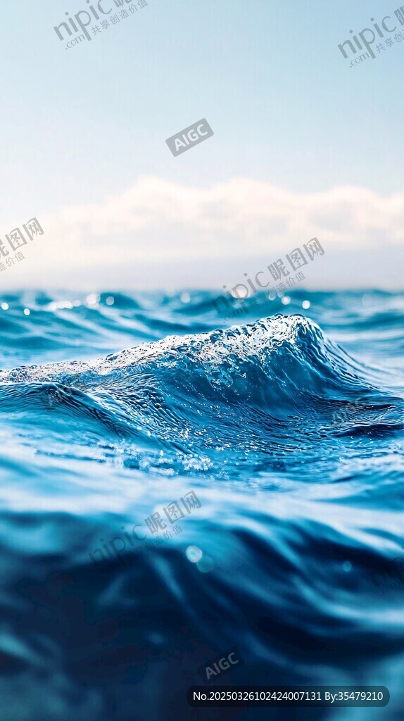 蓝色海浪的美丽瞬间