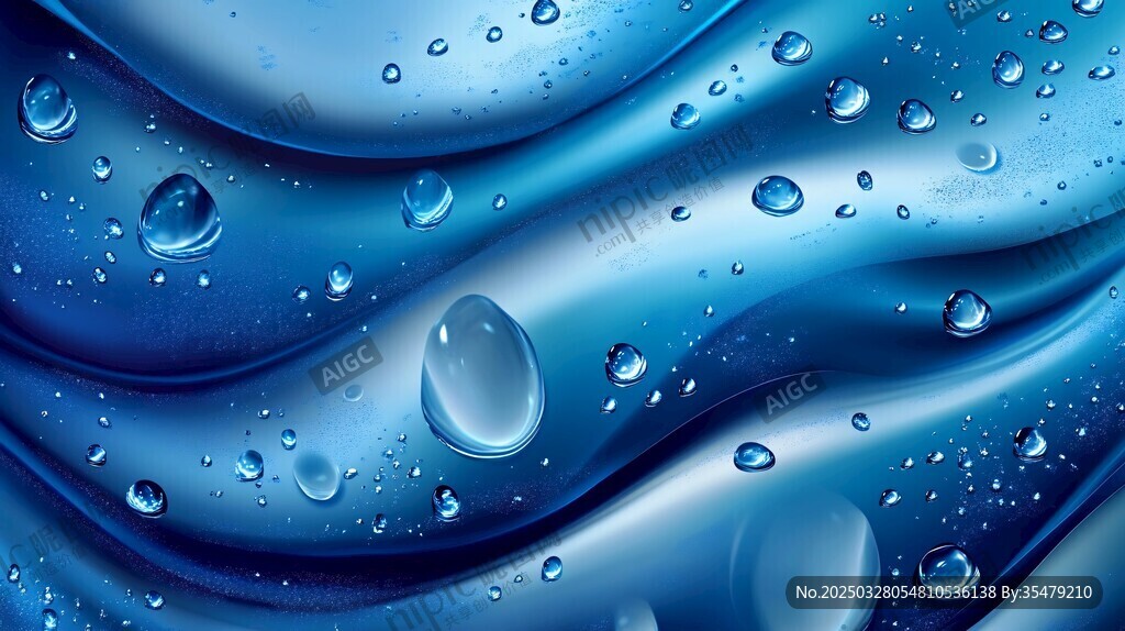 蓝色水波上的晶莹水滴