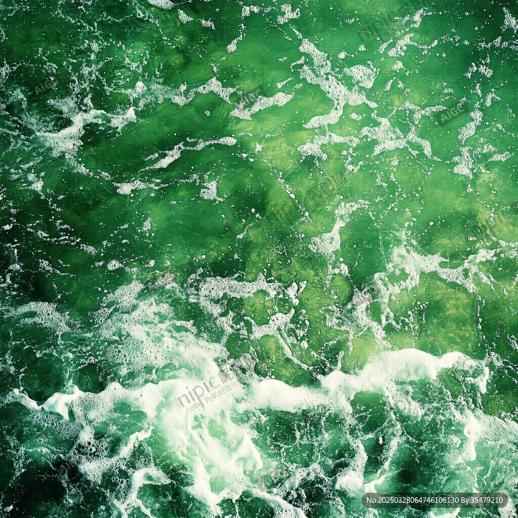 翠绿海面的白色浪花景观