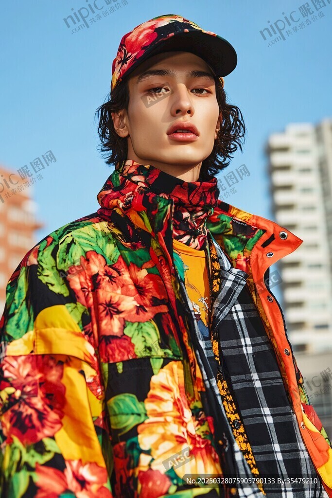 个性印花潮装时尚模特