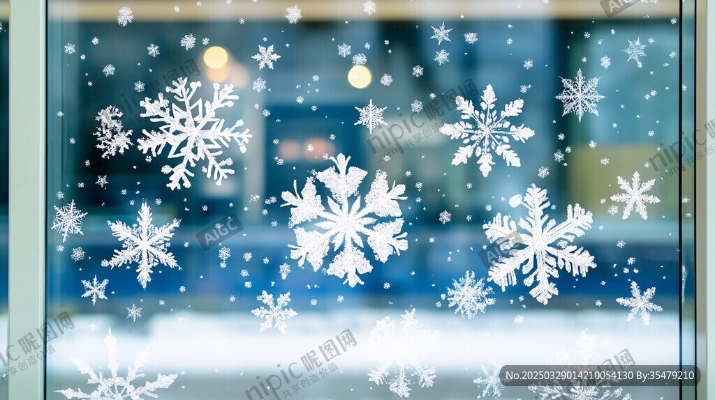 冬日窗上的雪花装饰