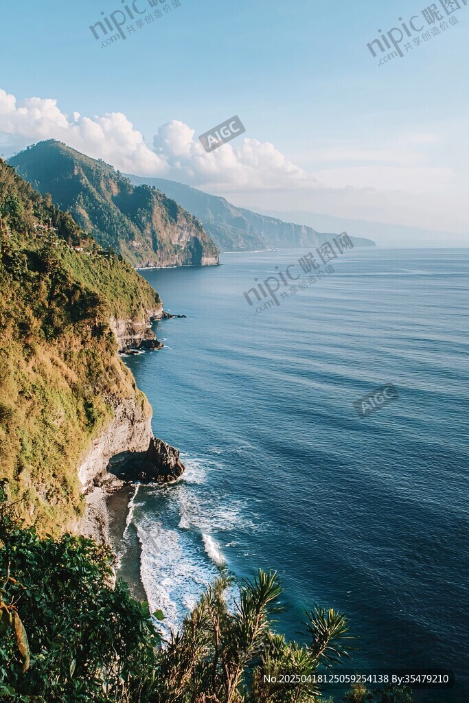 山海相依的壮丽海岸线