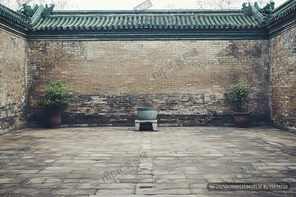 中式庭院内的古朴景致