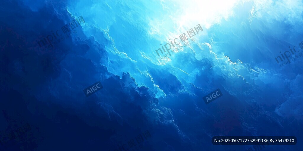 梦幻蓝色云海中的耀眼光芒