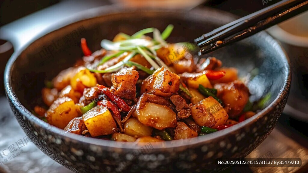 香辣美味的特色炒兔肉