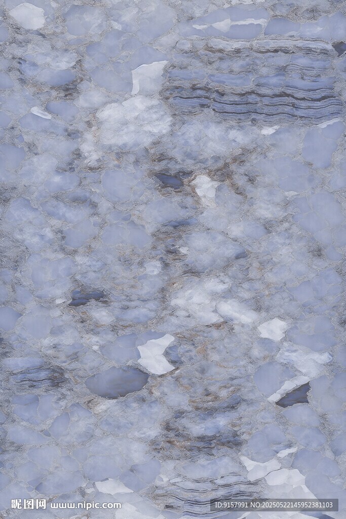 冰雪覆盖的地面景象