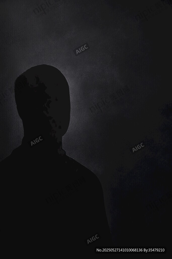 黑暗中的人物剪影
