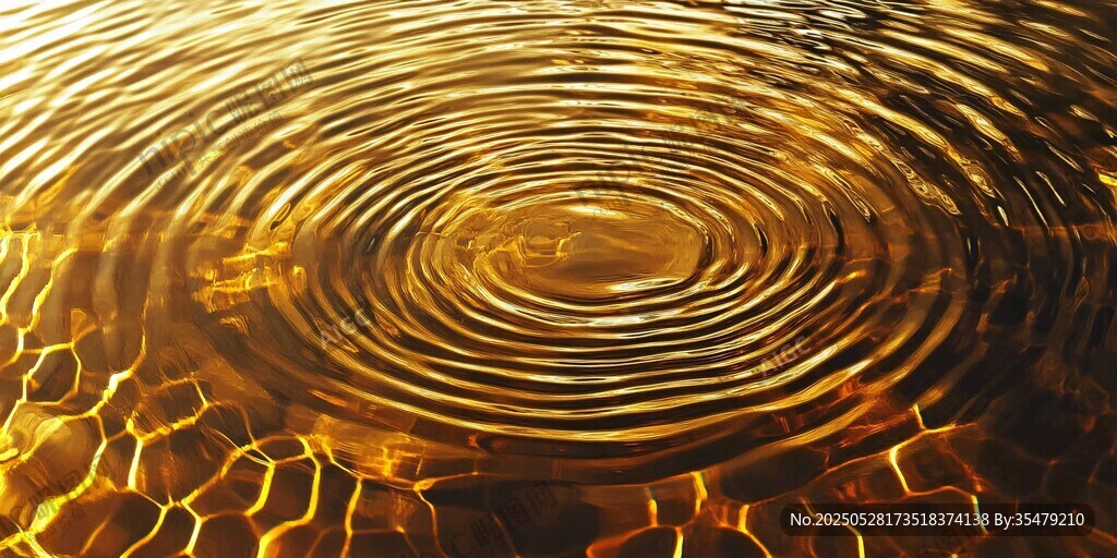 金色水面上的涟漪美景