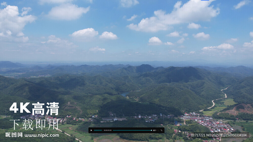 俯瞰青山蓝天美丽景致