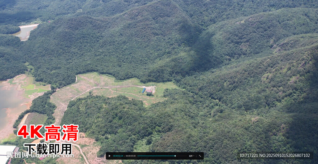 俯瞰青山绿水间的景致