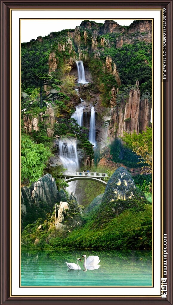 山水瀑布间的静谧美景