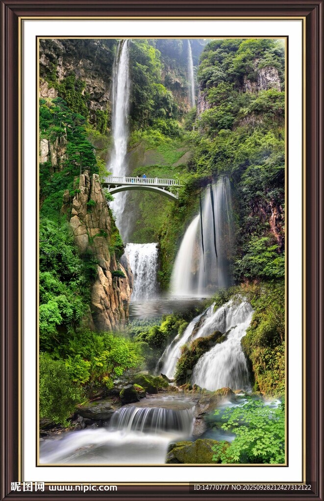 山间瀑布自然美景画卷