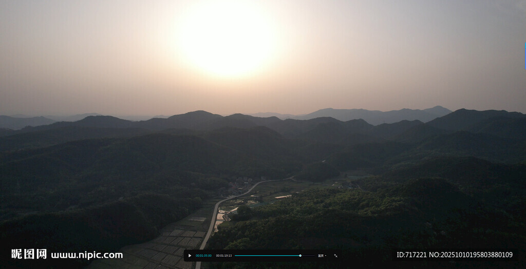 山间日落美景