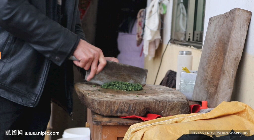 传统手艺现场制作豆腐