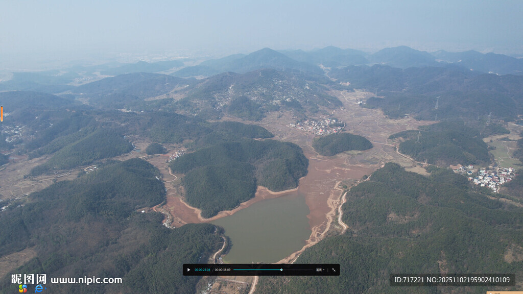俯瞰山川河流壮丽景观