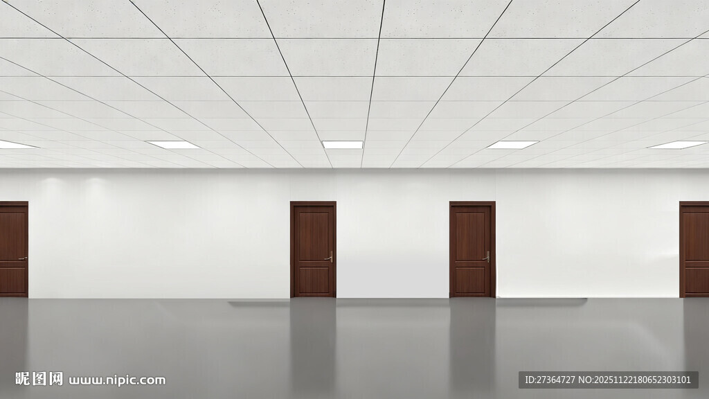 空旷室内的几扇棕色房门