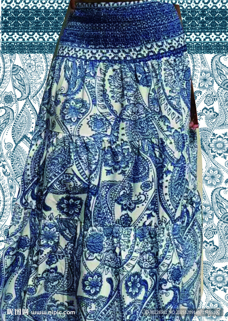 蓝白花纹民族风长裙