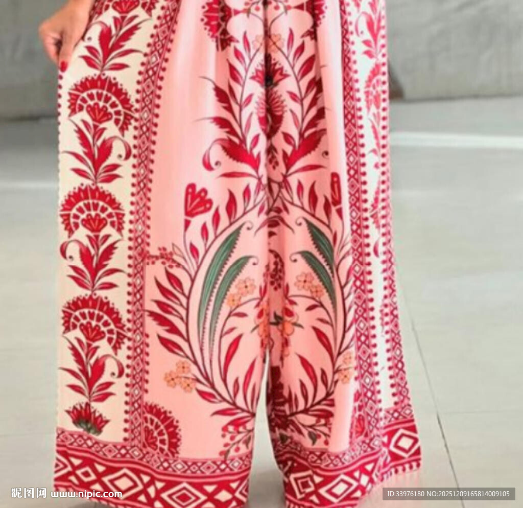 手绘复古风花卉图案设计