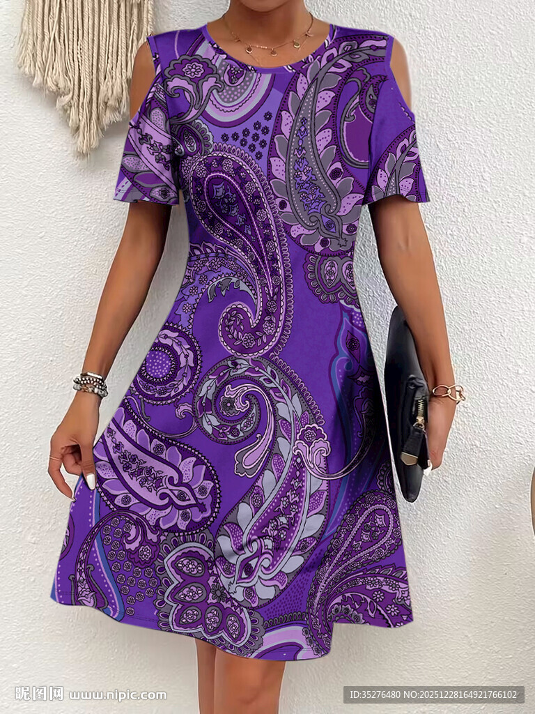 紫色佩斯利花纹图案设计