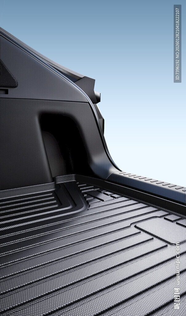 宽敞汽车后备垫子箱内部展示