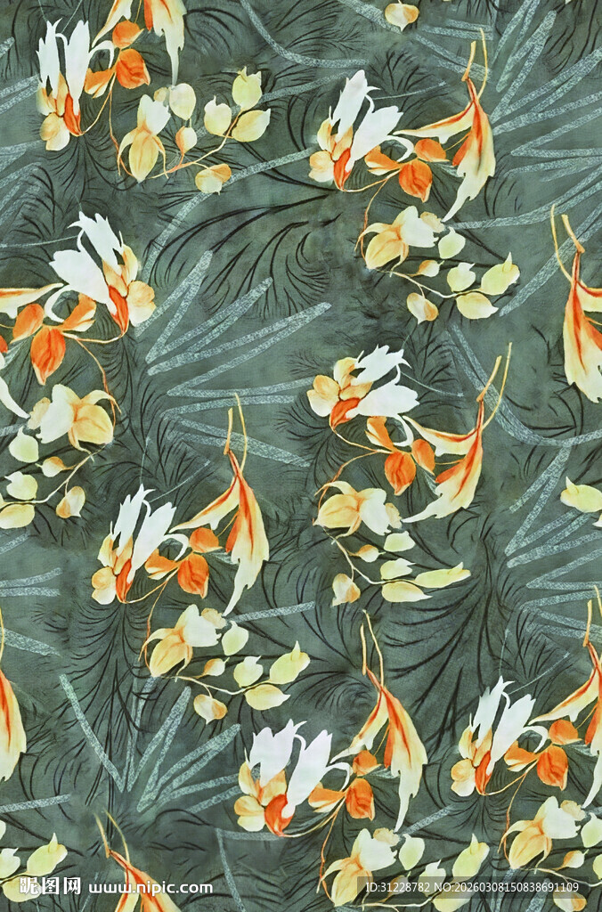 锦鲤畅游于水草间