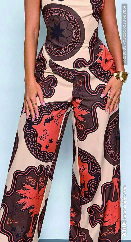 印花连体阔腿时尚服饰