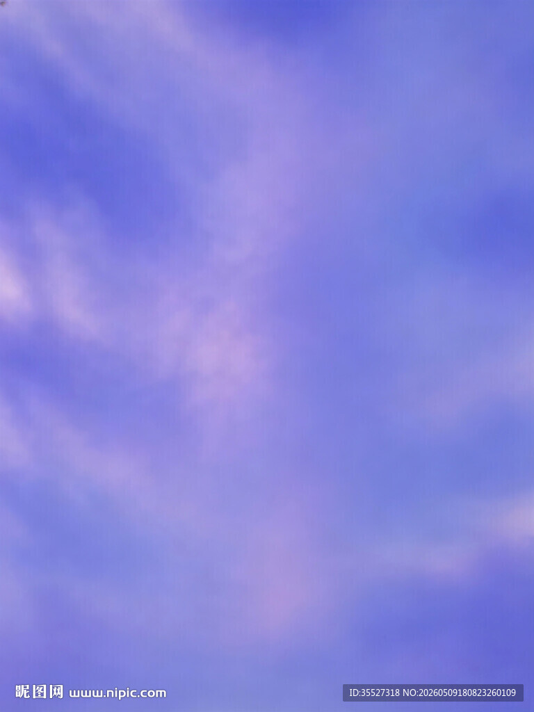 梦幻紫色天空景象背景