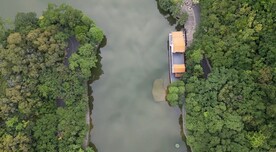 湖边倒映景观