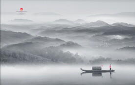 山水意境中国风水墨画