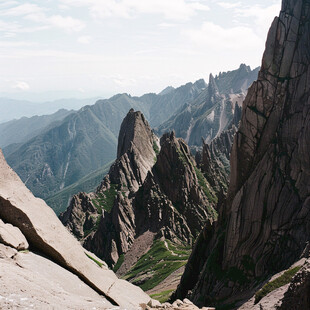 险峻奇石山峰奇峰