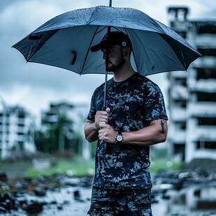 雨中背影 沉思默想