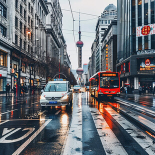 上海街景 雨中东方明珠