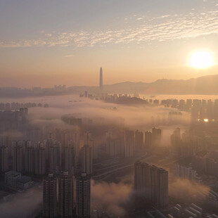 城市晨曦 云海翻涌