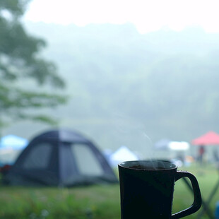 露营地冲咖啡