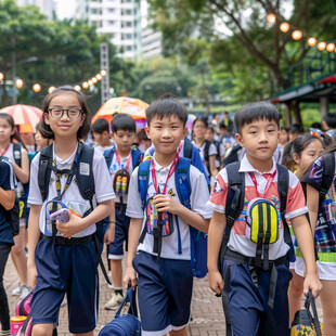 小学生开学氛围美