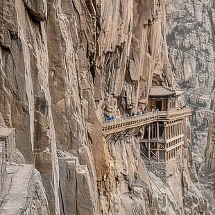 悬崖峭壁上的庙宇