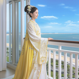 黄纱女长袍