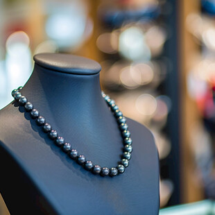 项链饰品橱窗